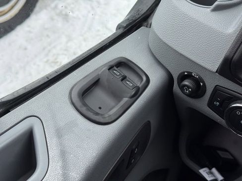 Used 2019 Ford Transit 250 130 Low Roof w/ Premium Package image 25