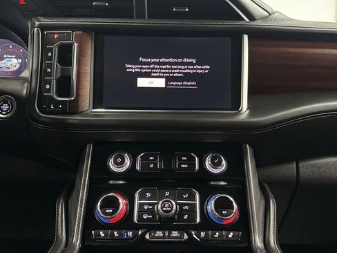 Used 2024 GMC Yukon Denali Ultimate AWD/4WD image 27