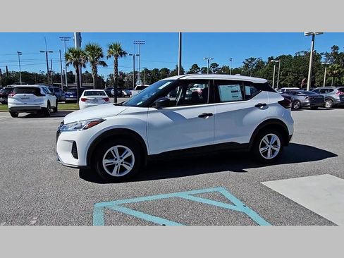 New 2025 Nissan Kicks Play S image 26