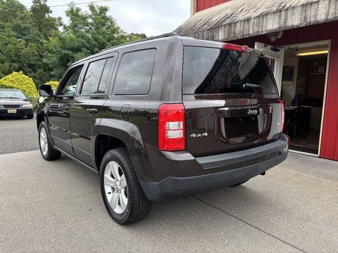 Used 2014 Jeep Patriot Latitude AWD/4WD image 13