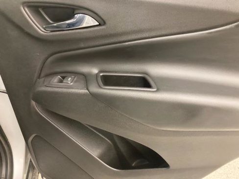 Used 2018 Chevrolet Equinox LT AWD/4WD image 39