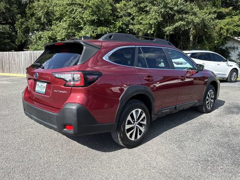 Used 2025 Subaru Outback Premium AWD/4WD image 5