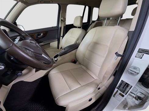 Used 2015 Mercedes-Benz GLK 350 4MATIC image 12