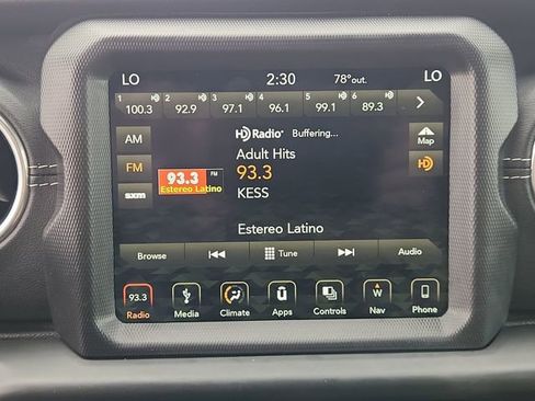 Used 2018 Jeep Wrangler Unlimited Sahara AWD/4WD image 13