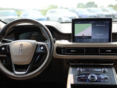 Used 2020 Lincoln Aviator Reserve w/ Equipment Group 201A AWD/4WD image 25