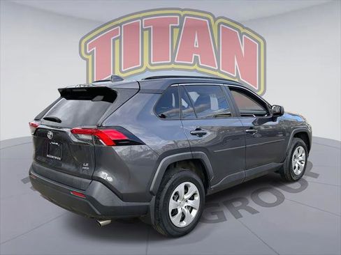 Used 2019 Toyota RAV4 LE image 4