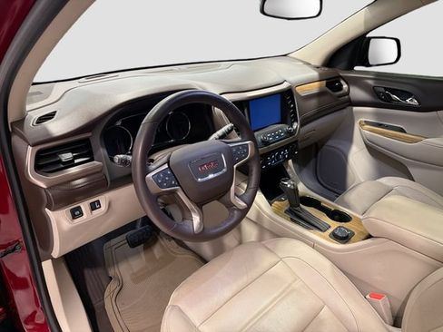 Used 2017 GMC Acadia Denali w/ Technology Package FWD image 8