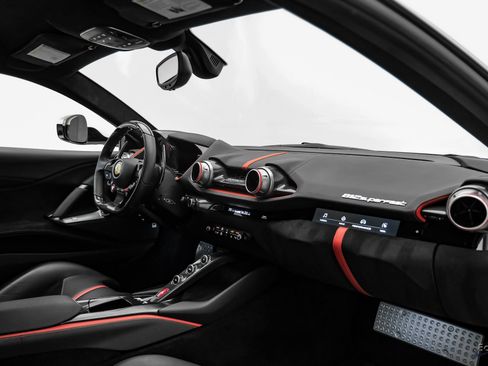 Used 2019 Ferrari 812 Superfast RWD image 56