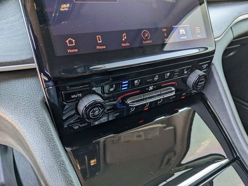 Used 2023 Jeep Grand Cherokee Limited w/ Luxury Tech Group II image 26