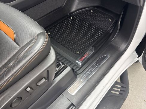 Used 2022 GMC Sierra 1500 AT4 w/ Technology Package image 30