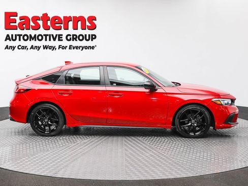 Used 2023 Honda Civic Sport image 4