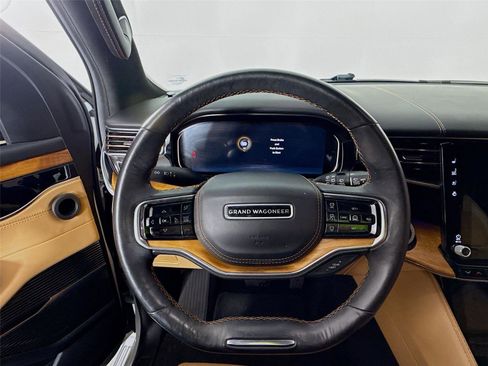Used 2022 Jeep Grand Wagoneer Series III image 7