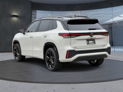 New 2026 Volkswagen Tiguan SE R-Line AWD/4WD image 3