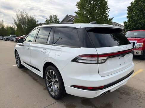 New 2026 Lincoln Aviator AWD image 8