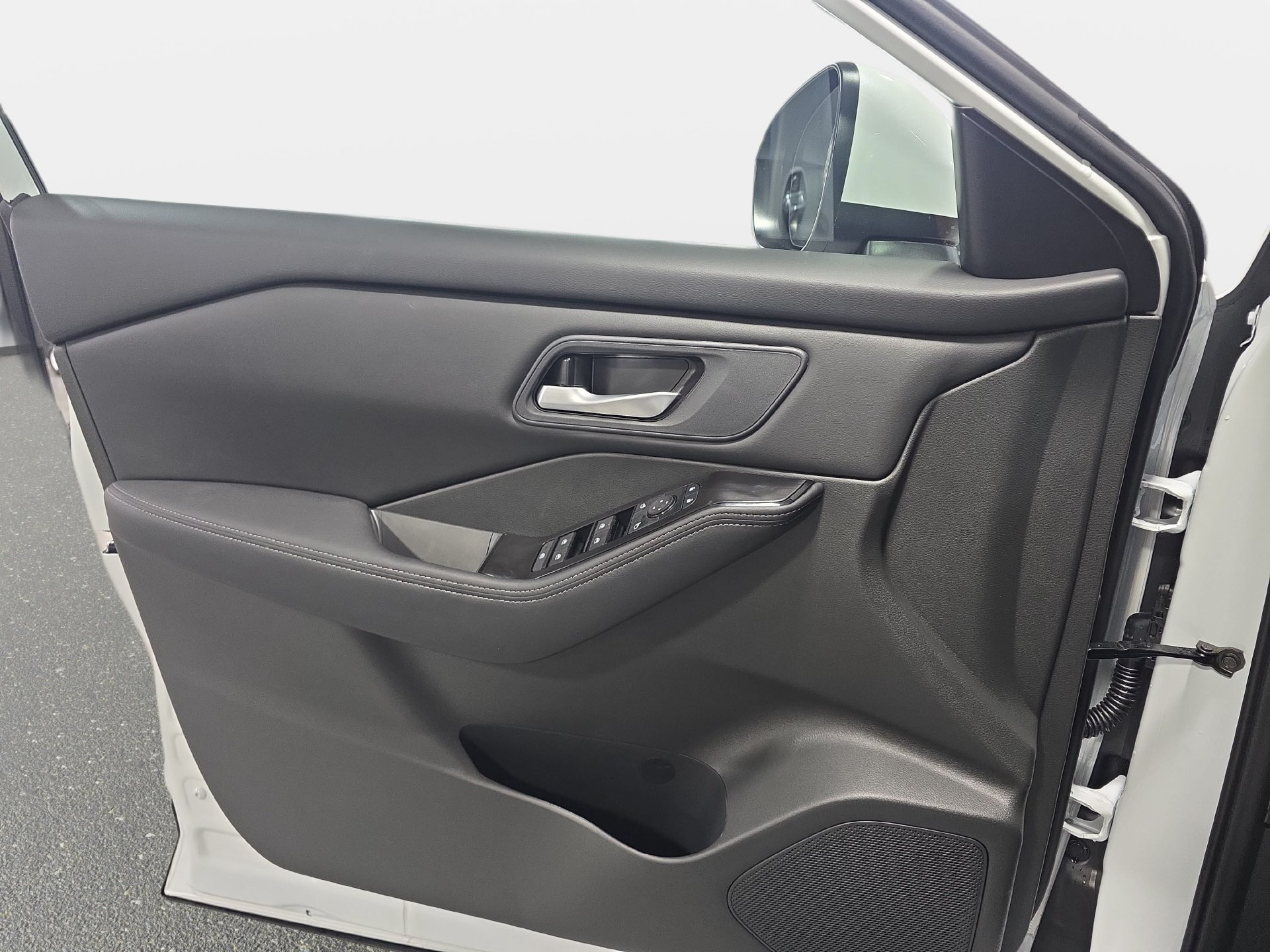 New 2026 Nissan Rogue SV AWD/4WD image 26