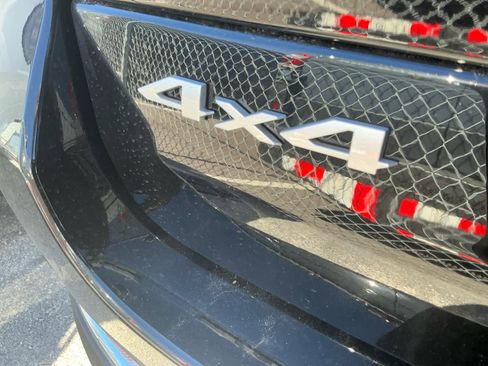 New 2025 Jeep Grand Cherokee Laredo w/ Luxury Tech Group I image 19