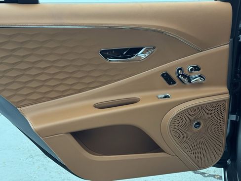 New 2026 Bentley Flying Spur Plug-In Hybrid image 23