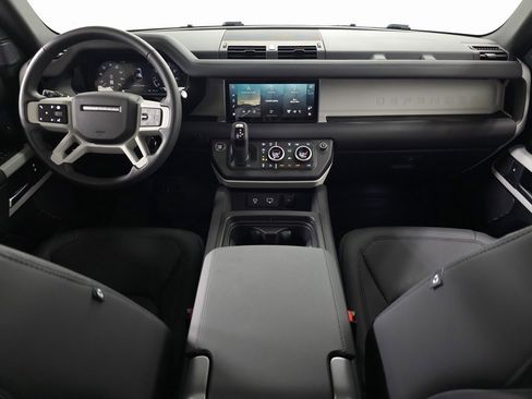 Used 2024 Land Rover Defender 110 S image 12