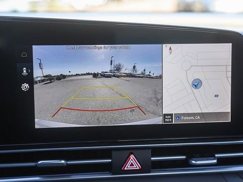 Certified 2025 Hyundai Elantra SEL image 28