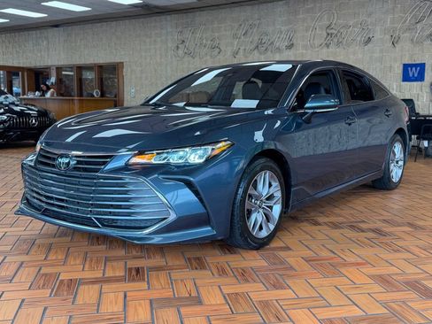 Used 2021 Toyota Avalon XLE FWD image 4