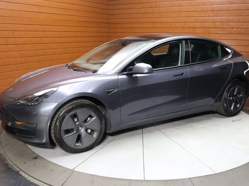 Used 2023 Tesla Model 3 Standard Range image 20