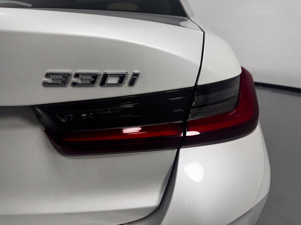 Certified 2023 BMW 330i xDrive Sedan w/ Premium Package AWD/4WD image 8