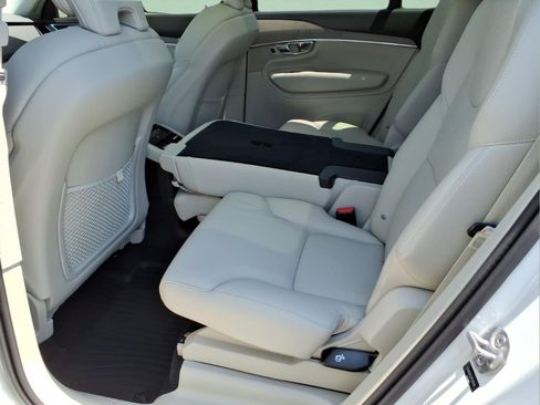 Used 2024 Volvo XC90 T8 Plus w/ Protection Package Premier AWD/4WD image 17