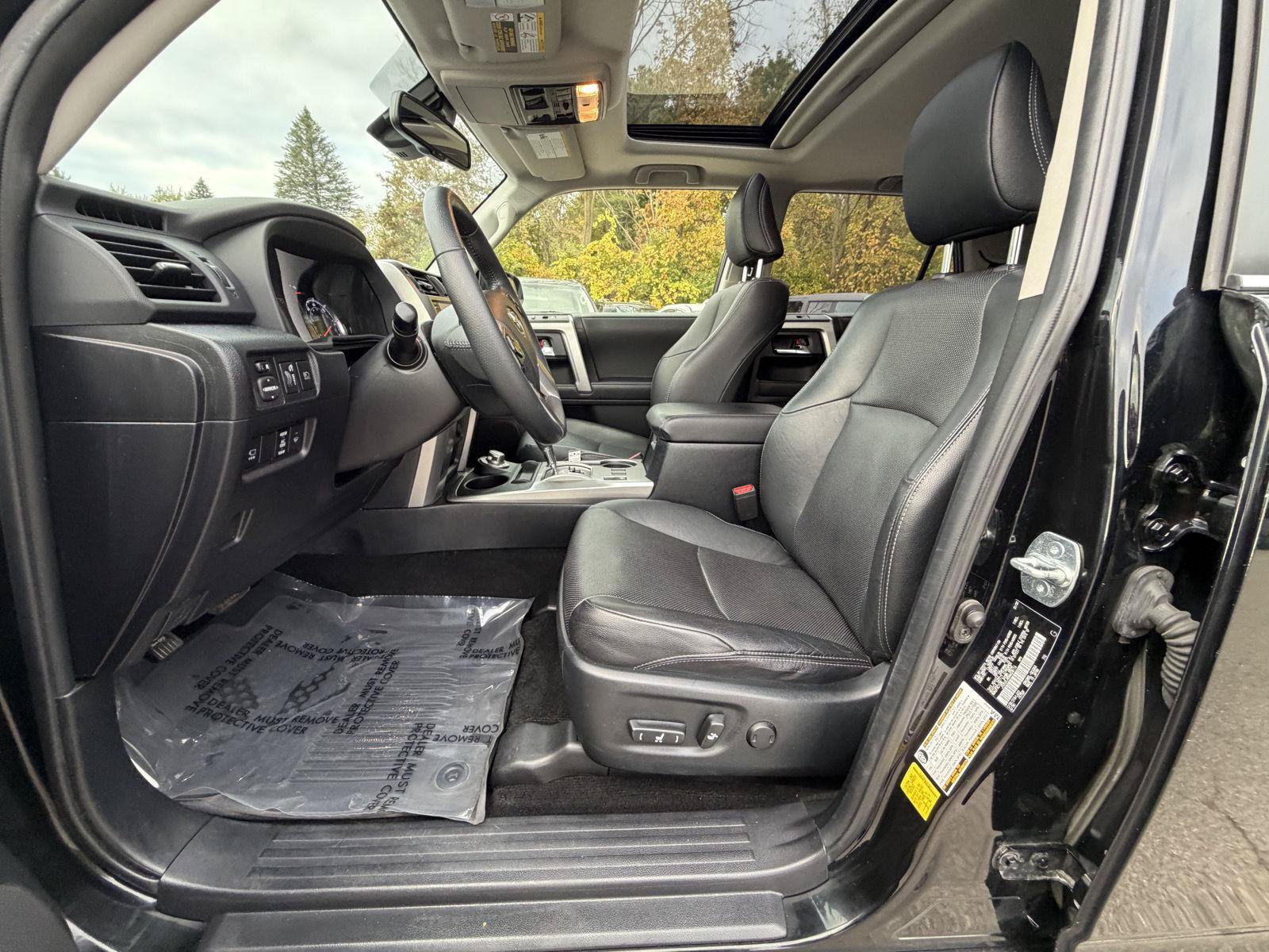 Used 2022 Toyota 4Runner Limited AWD/4WD image 11