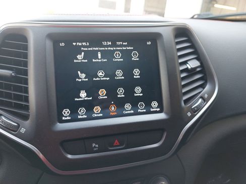 Used 2020 Jeep Cherokee Trailhawk w/ Cold Weather Group image 17