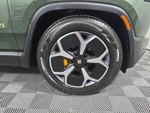 Used 2024 Rivian R1S Adventure AWD/4WD image 11