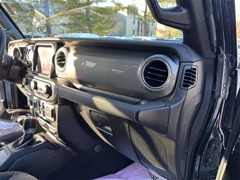 Certified 2021 Jeep Wrangler Unlimited Sahara image 25