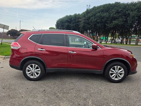 Used 2016 Nissan Rogue SV AWD/4WD image 4