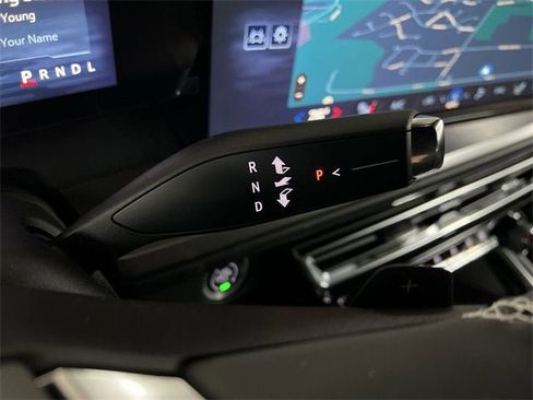 New 2025 Chevrolet Traverse LT w/ Sun and Wheel Package image 16