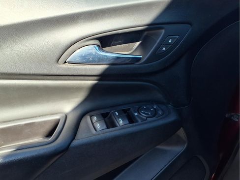 Used 2020 Chevrolet Equinox LT image 18