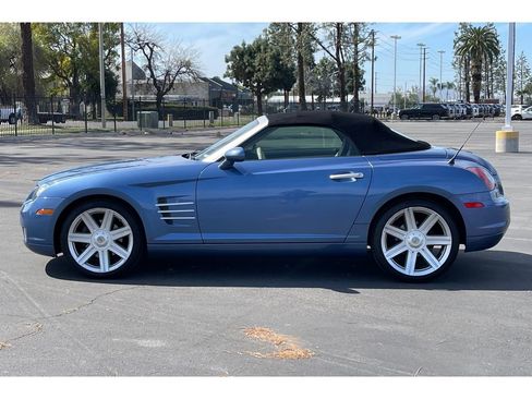 Used 2005 Chrysler Crossfire Limited image 3