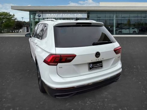 Used 2023 Volkswagen Tiguan SE w/ Panoramic Sunroof Package AWD/4WD image 6
