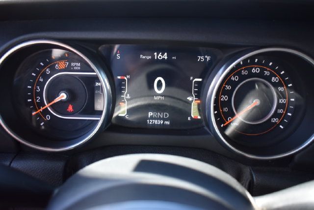 Used 2018 Jeep Wrangler Unlimited Sahara AWD/4WD image 31