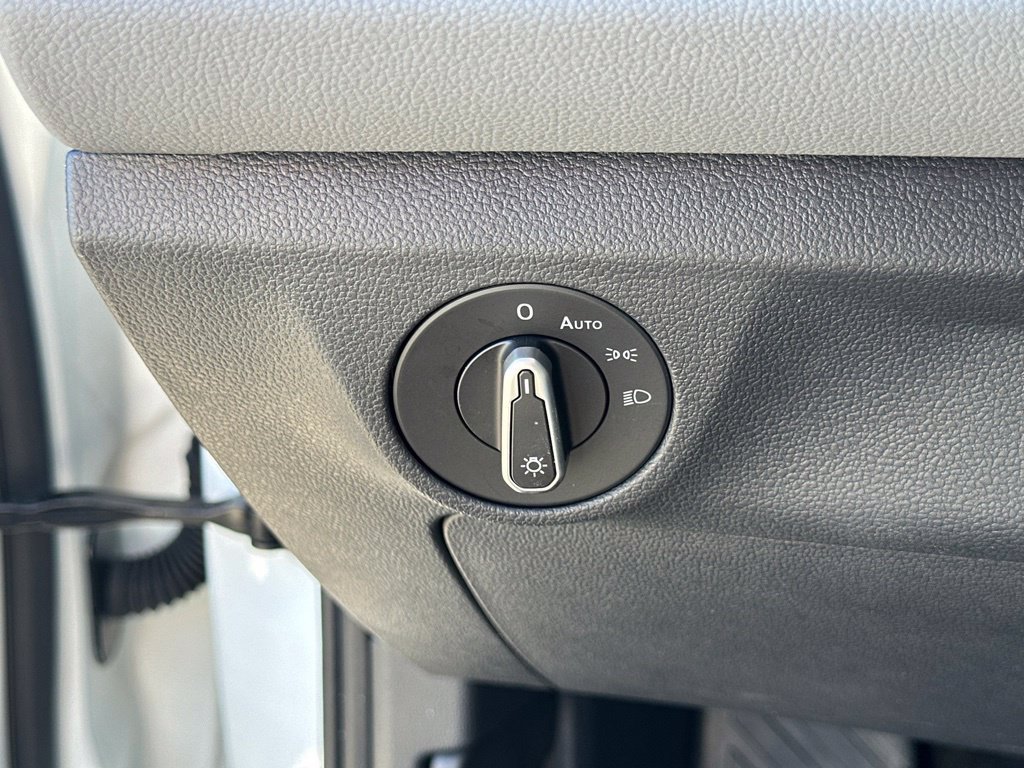Used 2026 Volkswagen Jetta SEL FWD image 17