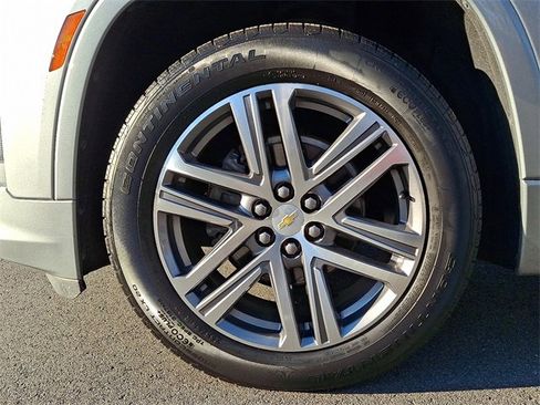 Used 2023 Chevrolet Traverse High Country image 8