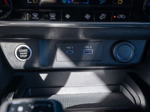 Used 2023 Nissan Rogue SV image 27