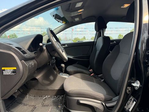 Used 2014 Hyundai Accent GS FWD image 14