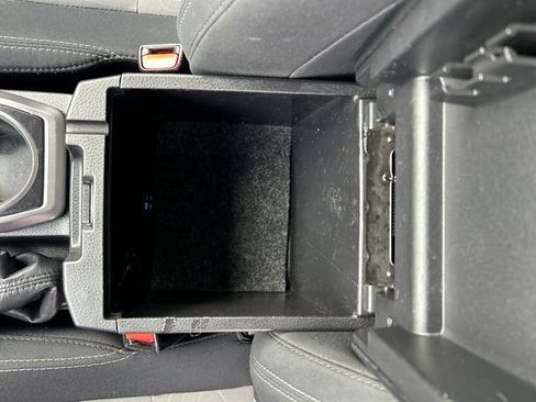 Used 2022 Toyota Tacoma TRD Sport w/ Technology Package image 26