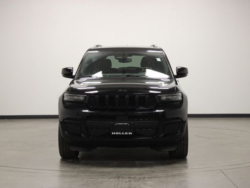 Used 2023 Jeep Grand Cherokee L Laredo RWD image 3