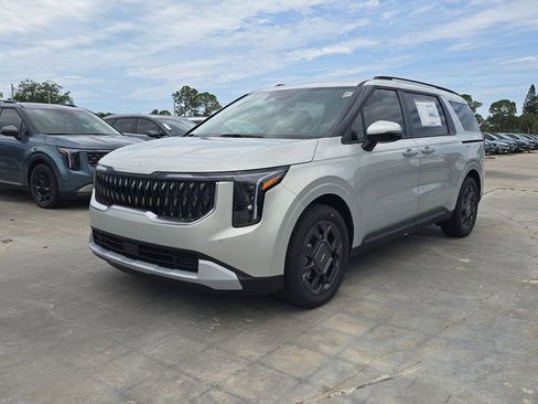 New 2026 Kia Carnival EX FWD image 3