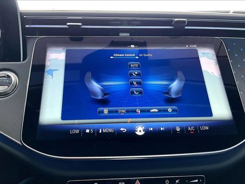 Used 2025 Mercedes-Benz E 350 Sedan image 34