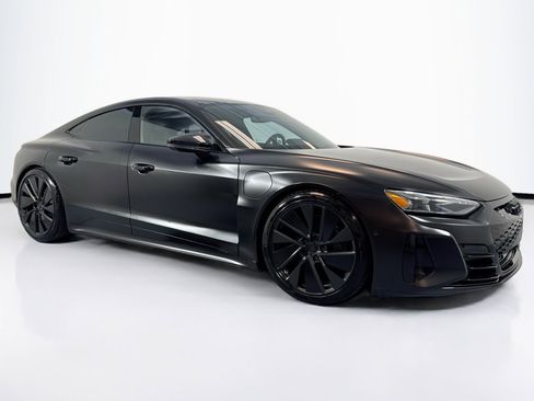 Used 2022 Audi e-tron GT Prestige w/ Prestige Package image 3