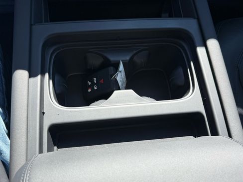 Used 2024 Land Rover Defender 110 S image 23