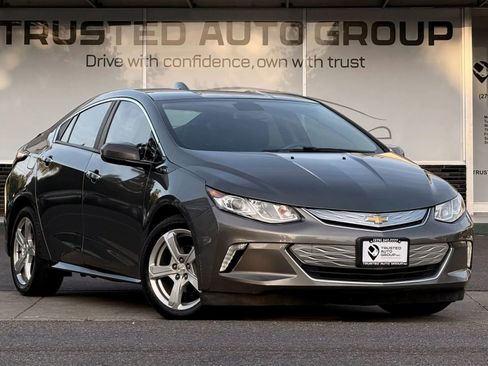 Used 2017 Chevrolet Volt LT FWD image 2