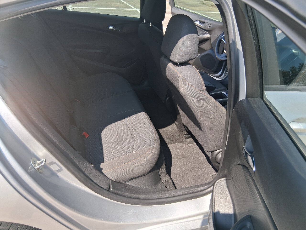 Used 2019 Chevrolet Cruze LS w/ LS Convenience Package FWD image 14