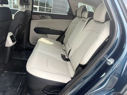 Used 2025 Kia Sportage EX w/ EX Premium Package AWD/4WD image 10